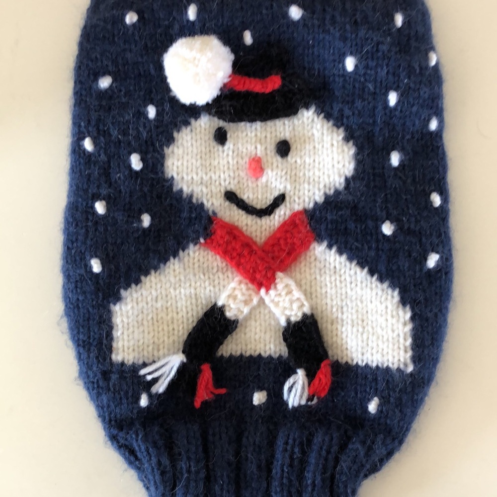 HAND-KNITTED dog 🐶 sweater. 10-15 pounds